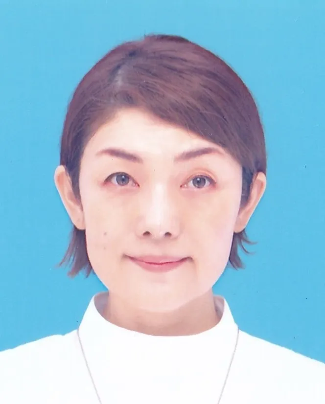 山本　理江